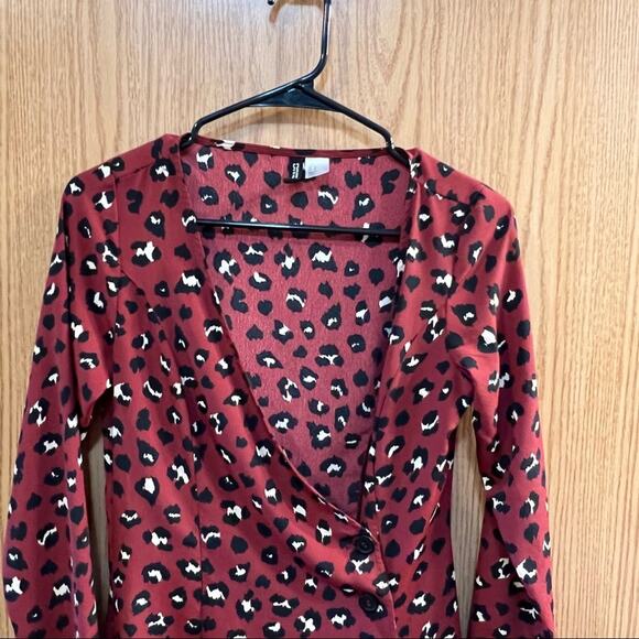 Divided by H&M Dark Red Leopard Print Wrap Mini Dress Size 4 Animal Print - Picture 6 of 10
